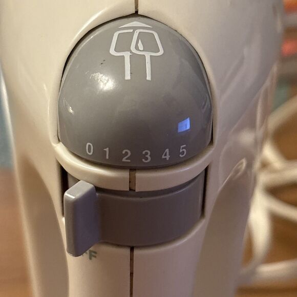 Hamilton Beach Mix Mate Hand Mixer 232B Quick Burst 5 Speed *NO BEATERS* - Picture 4 of 9